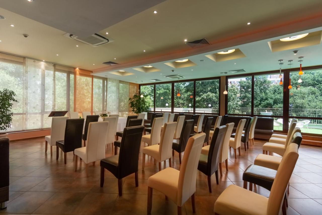Kristal Hotel Sables d'or Extérieur photo
