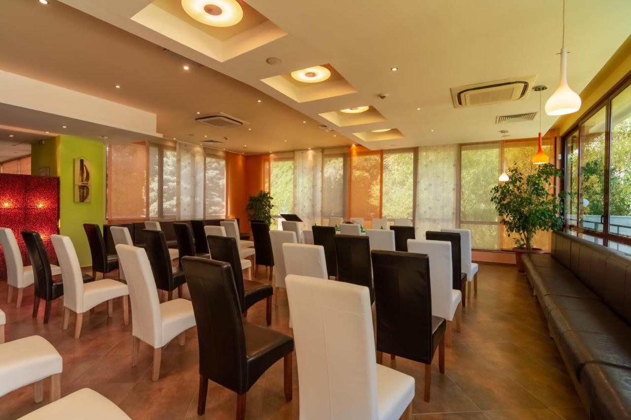 Kristal Hotel Sables d'or Extérieur photo