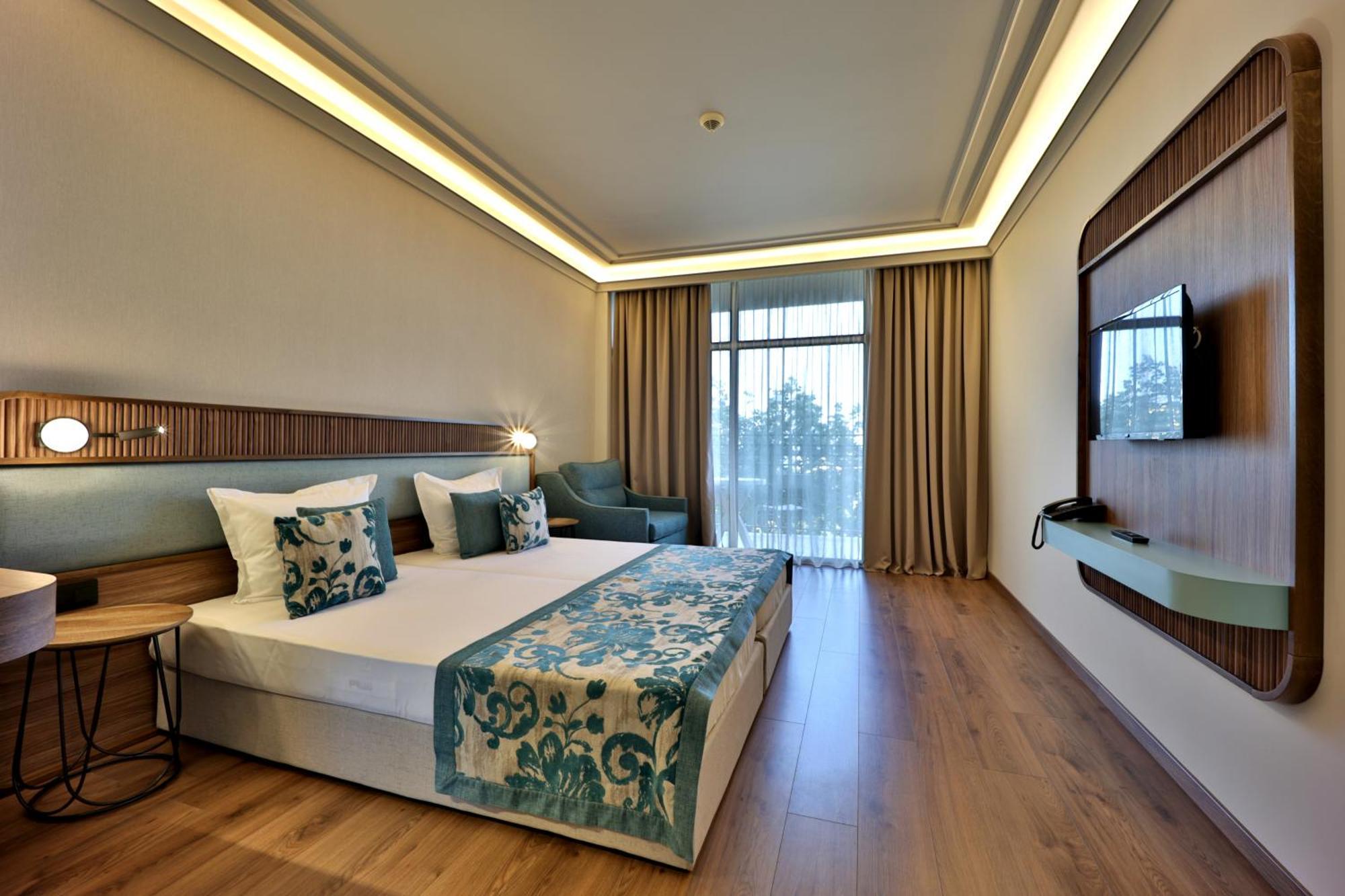 Kristal Hotel Sables d'or Extérieur photo