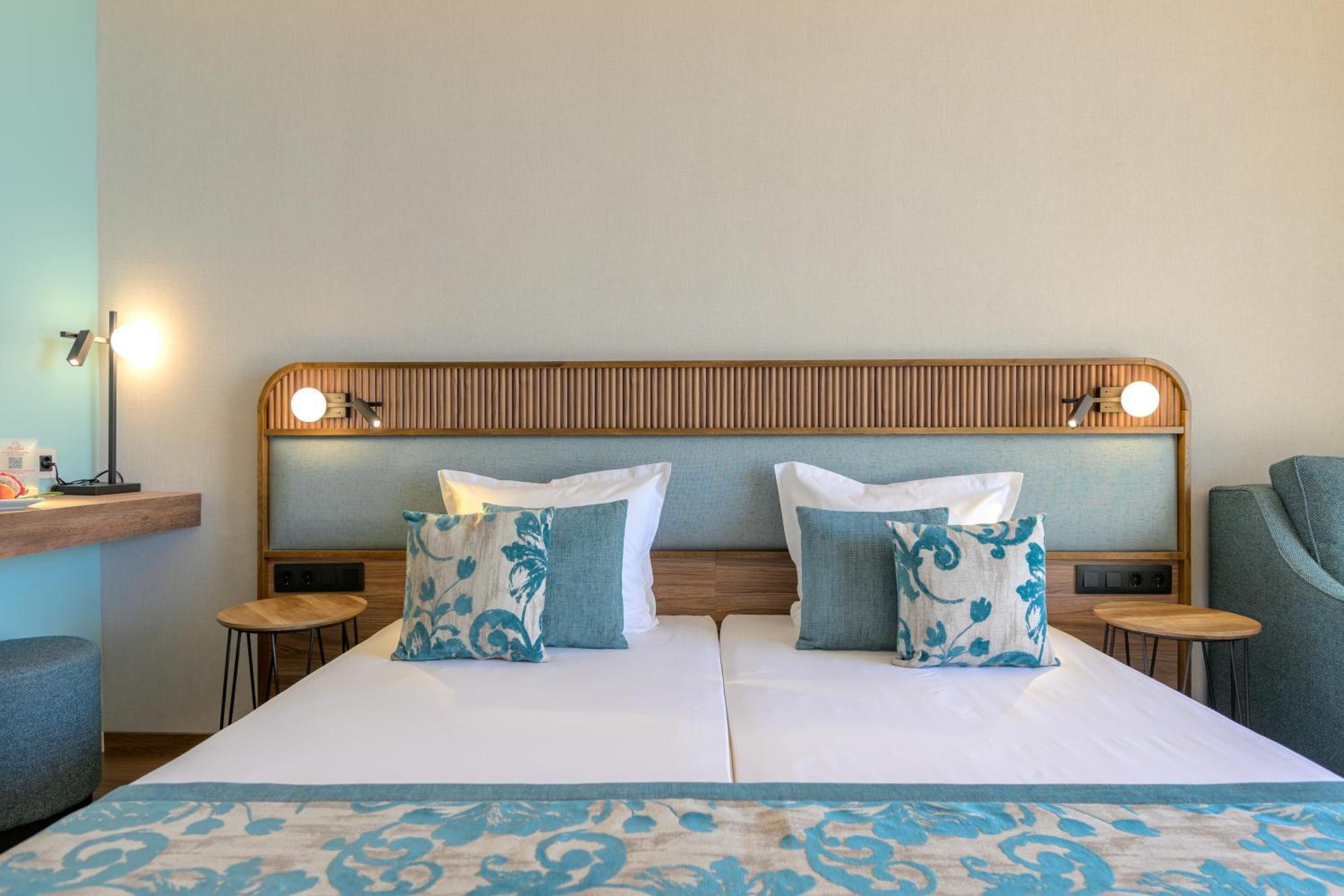Kristal Hotel Sables d'or Extérieur photo
