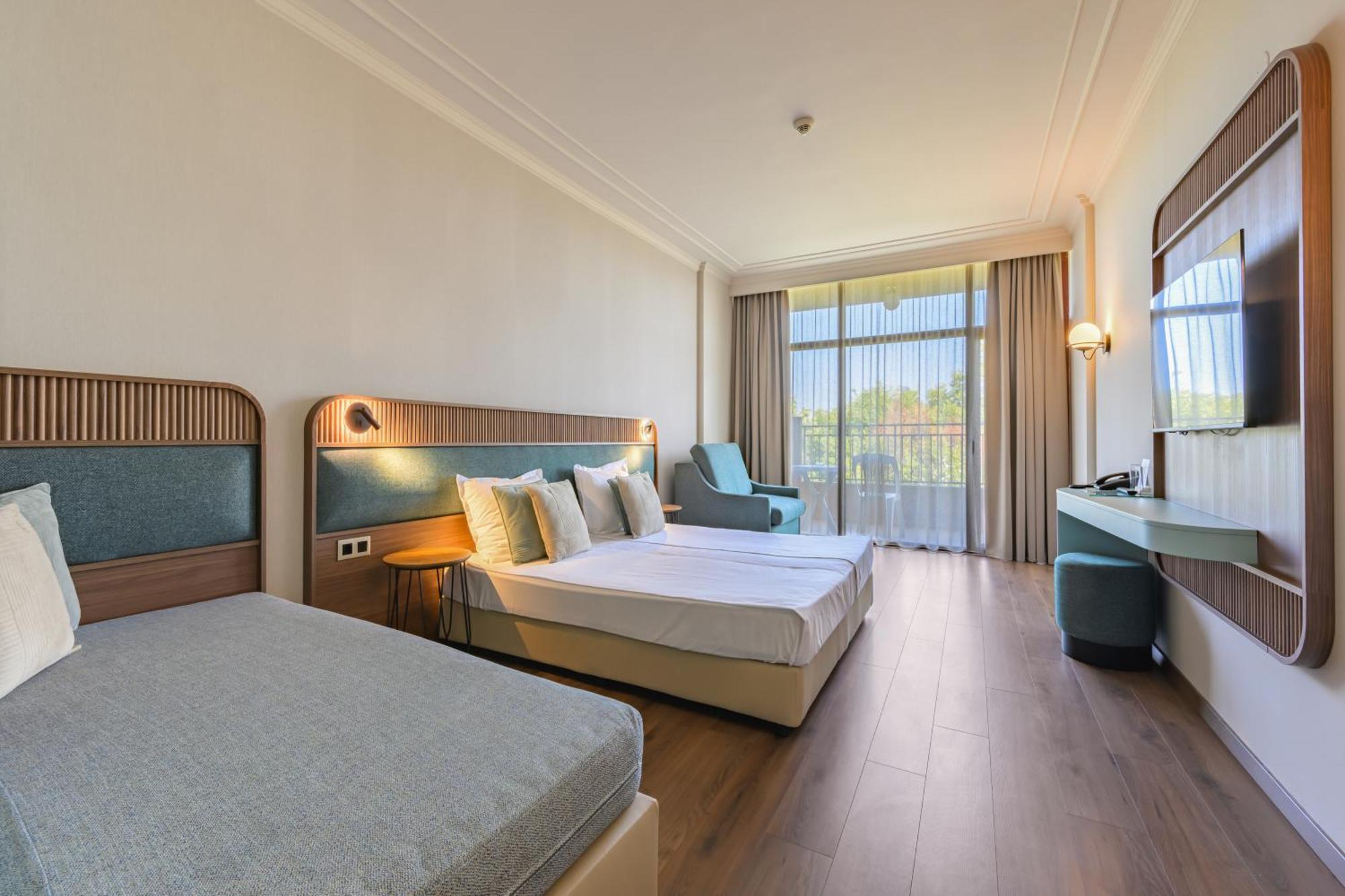 Kristal Hotel Sables d'or Extérieur photo